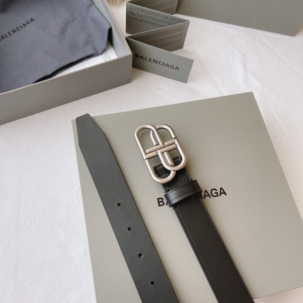 Ba*len*cia*ga belt