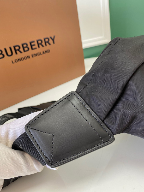 B**rry bum bag