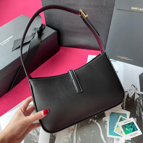 Y*L le 5 À 7 hobo bag