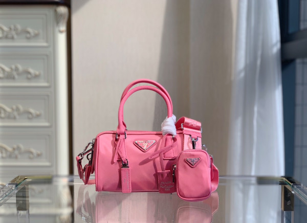 Pra*a re-edition 2005 nylon bag