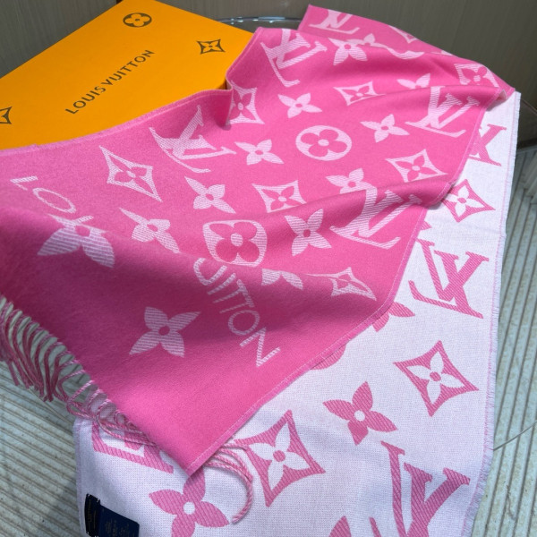 l0*is V*t0n essential  scarf