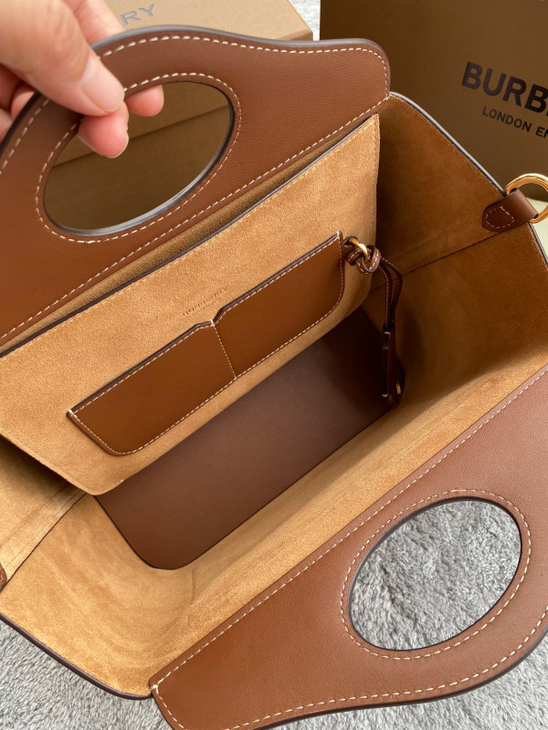 B**rry pocket tote