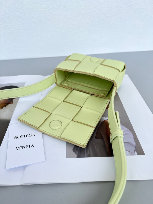 bo*te*ga Ve*ne*ta candy mini cassette-12*8*4cm