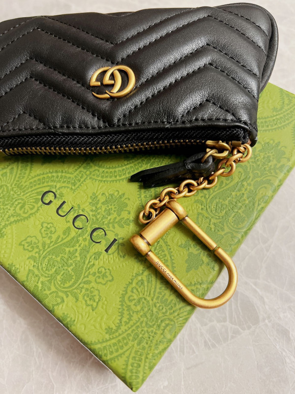 G*u*i gg marmont matelassé key case