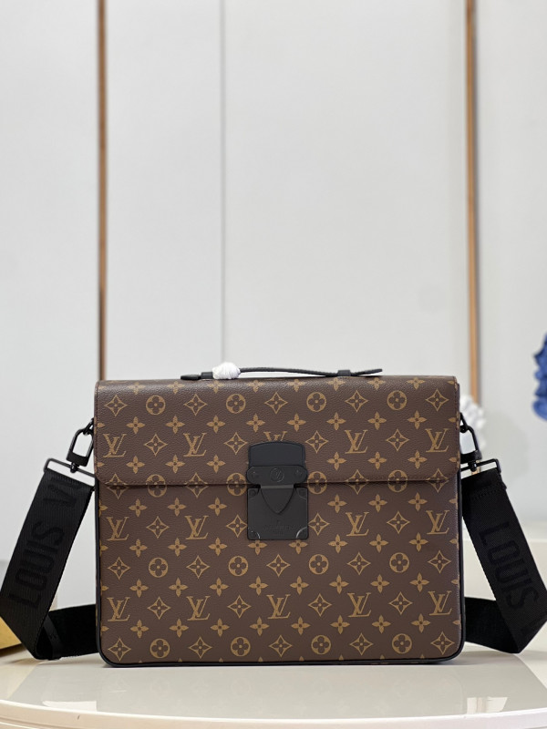 l0*is V*t0n s lock briefcase