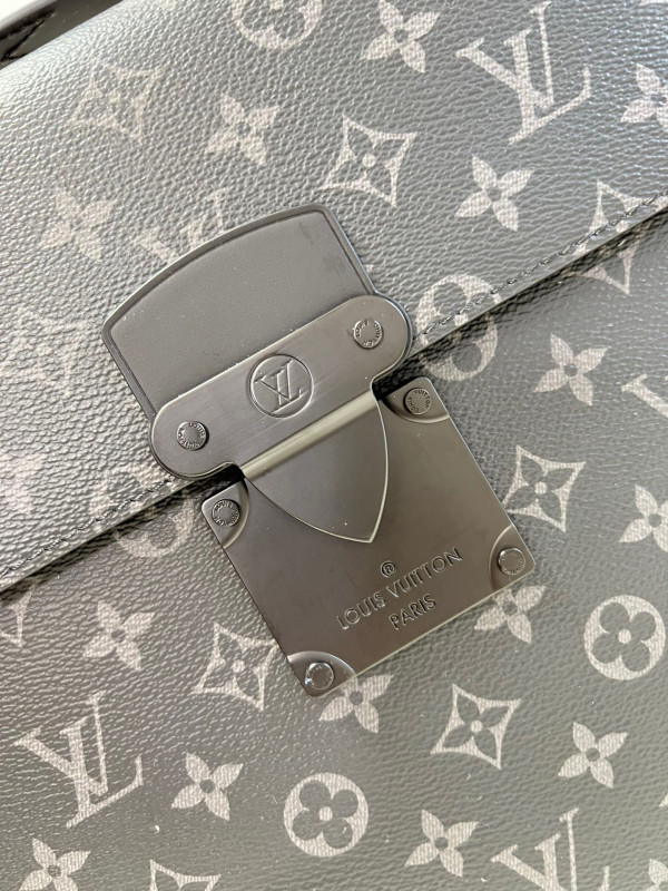 l0*is V*t0n s lock briefcase