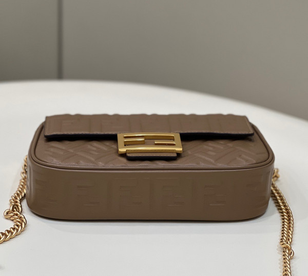 F**di baguette chain midi 397b98-24*14*7cm