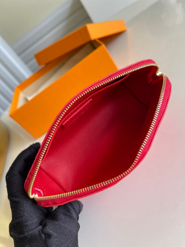 l0*is V*t0n cosmetic pouch pm-19*12*6cm