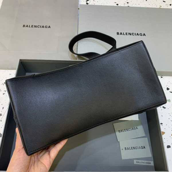 Ba*len*cia*ga downtown medium shoulder bag