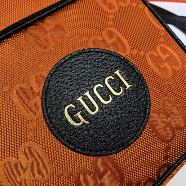 G*u*i off the grid shoulder bag