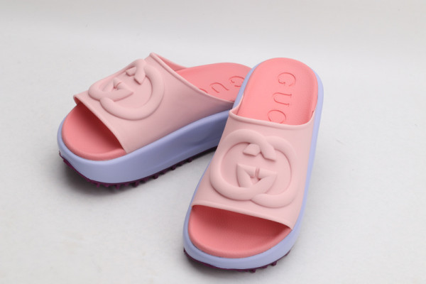 G*u*i slide with interlocking g