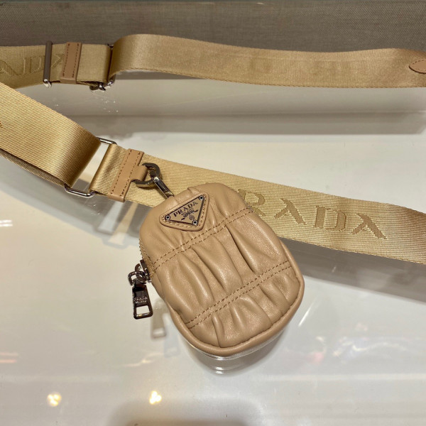 Pra*a re-edition 2005 raffia bag