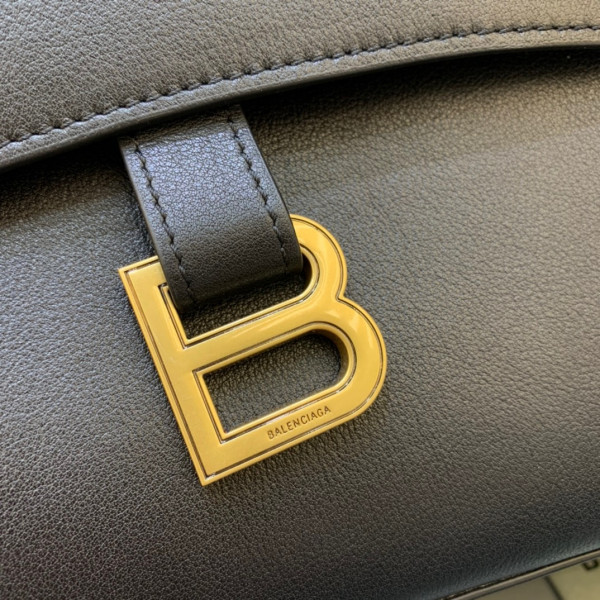Ba*len*cia*ga downtown medium shoulder bag
