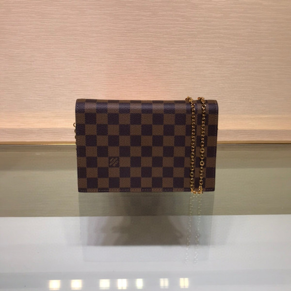 l0*is V*t0n croisette chain wallet