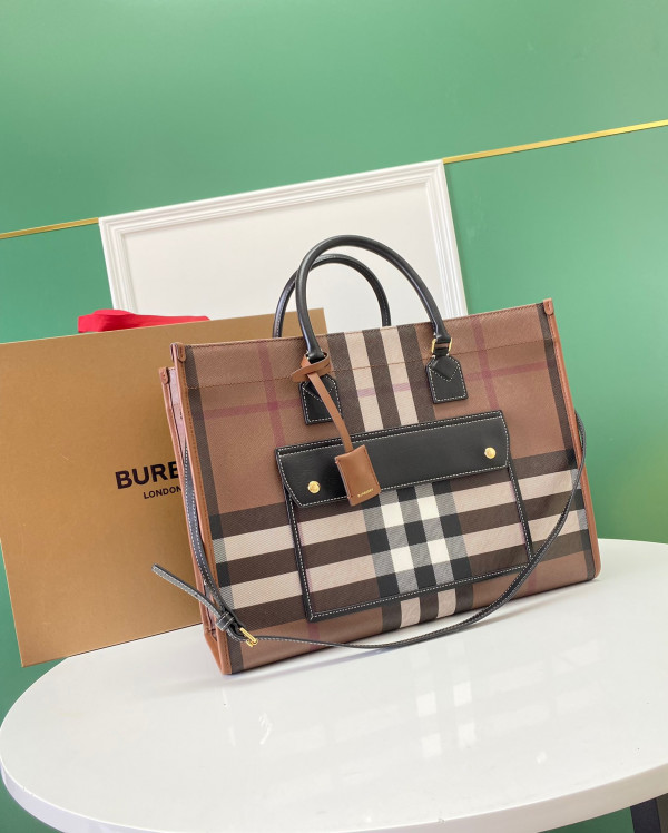 B**rry medium freya tote
