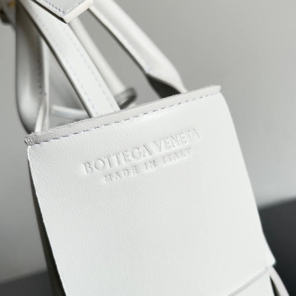 bo*te*ga Ve*ne*ta arco mini tote