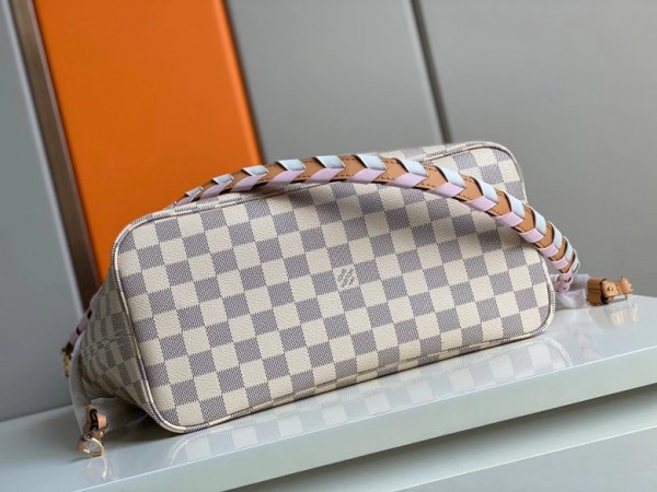 l0*is V*t0n neverfull mm