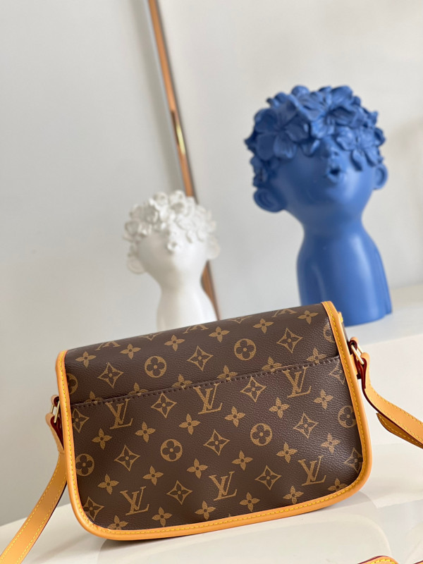 l0*is V*t0n vintage sologne