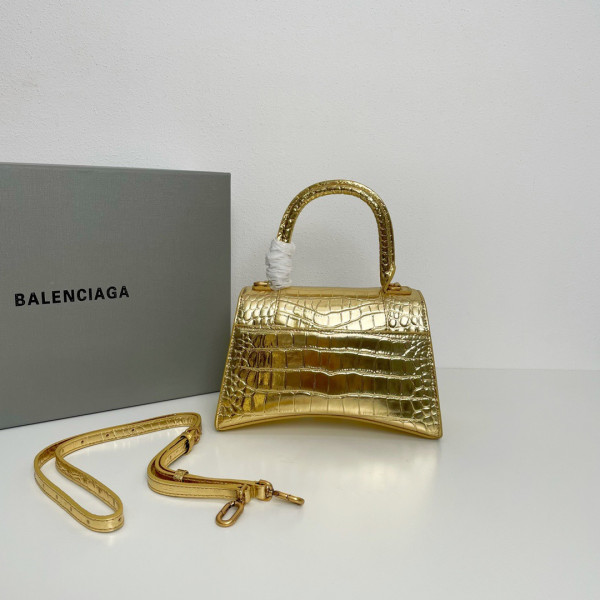 Ba*len*cia*ga hourglass