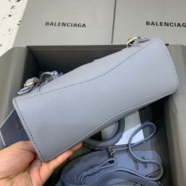 Ba*len*cia*ga neo classic mini top handle bag