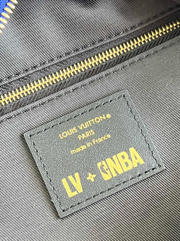 l0*is V*t0n dopp kit