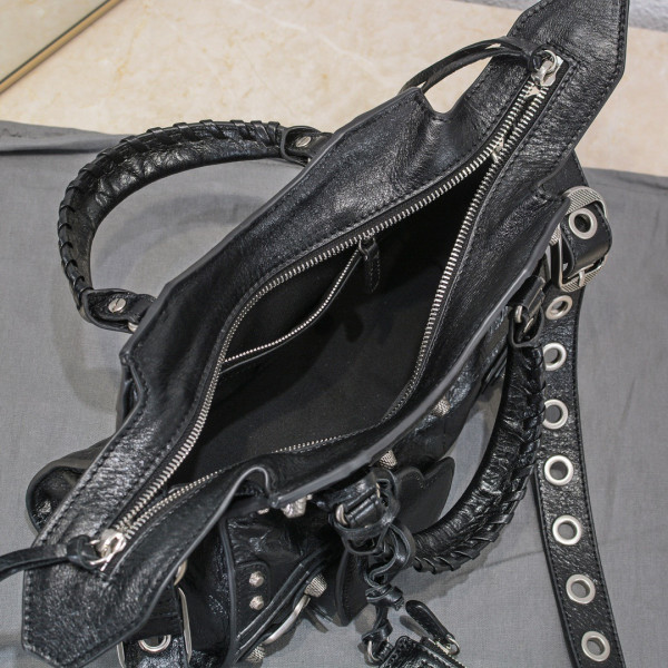 Ba*len*cia*ga neo cagole xs handbag