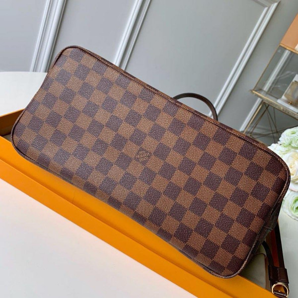 l0*is V*t0n neverfull mm