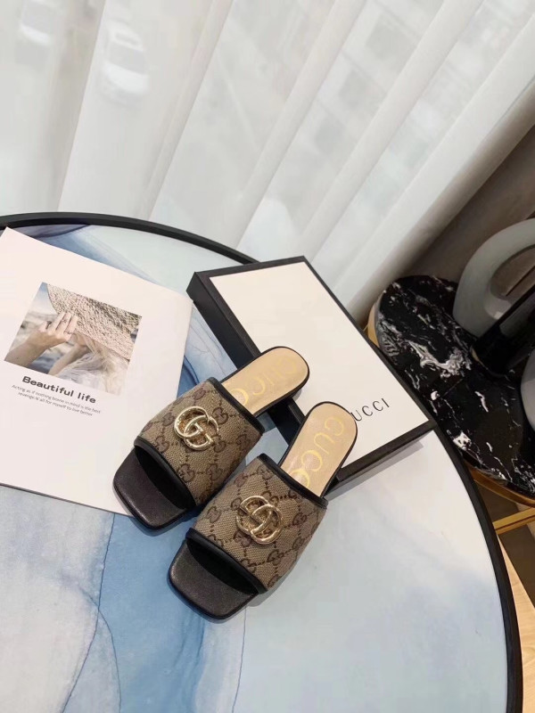 G*u*i gg matelassé canvas slide sandal