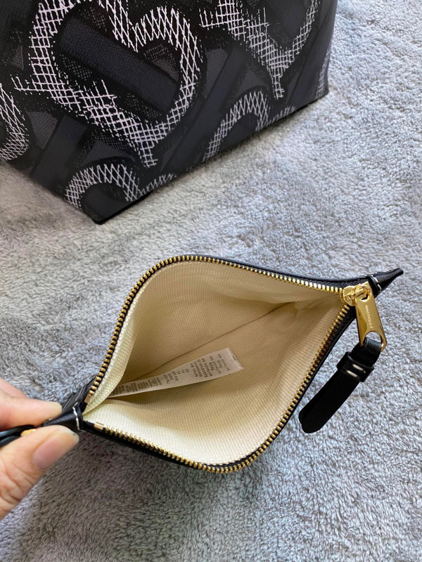 B**rry tote
