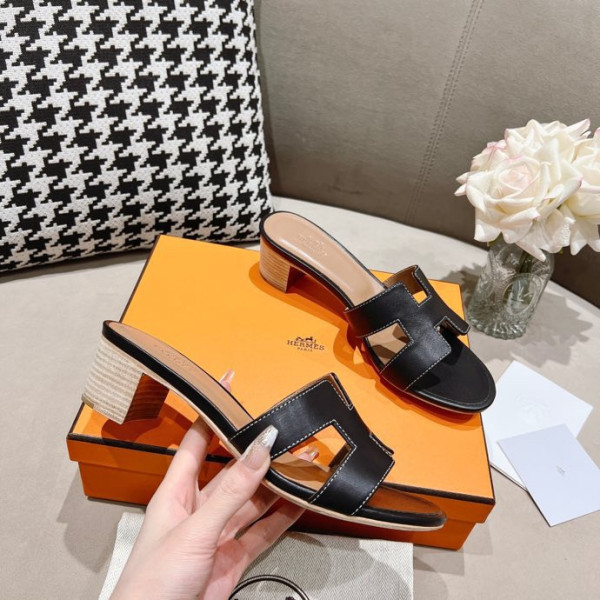 H**mes oasis sandal