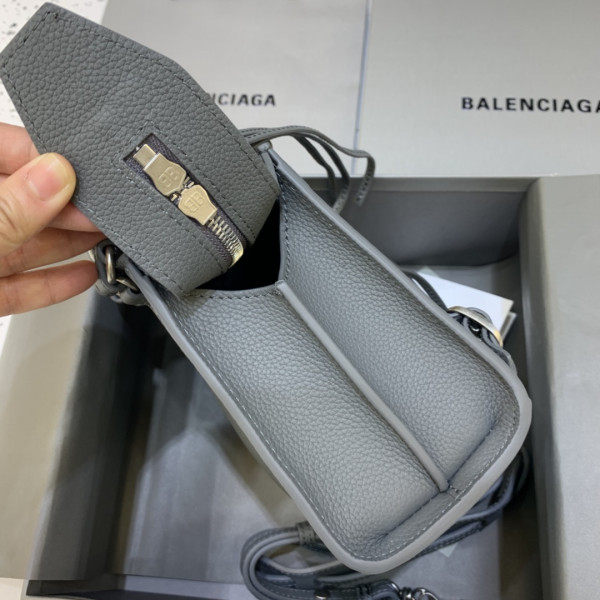 Ba*len*cia*ga neo classic mini top handle bag