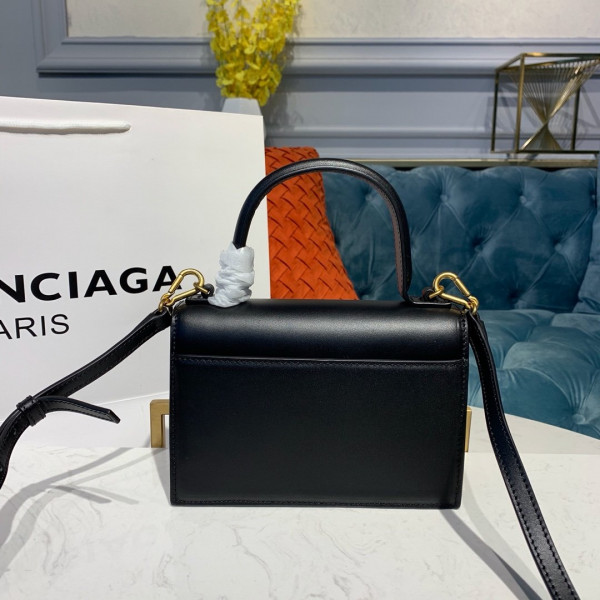 Ba*len*cia*ga sharp xs satchel