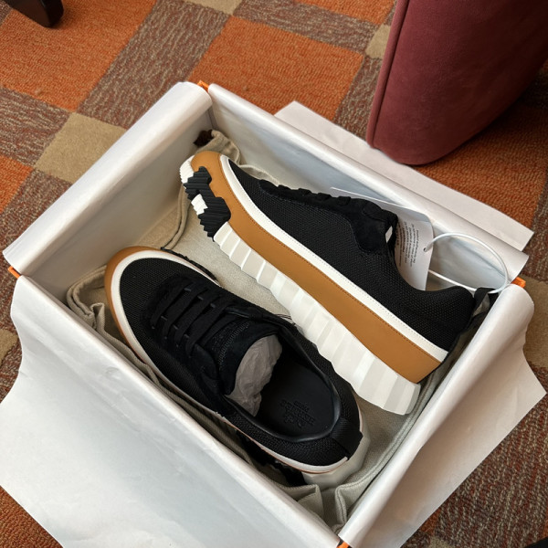 H**mes sneaker