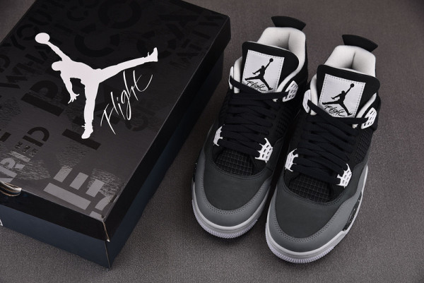 Air Jordan 4 Retro