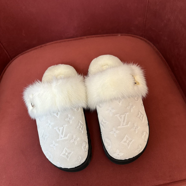 l0*is V*t0n sandals