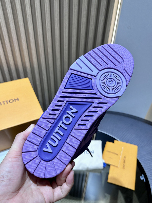 l0*is V*t0n trainer sneaker