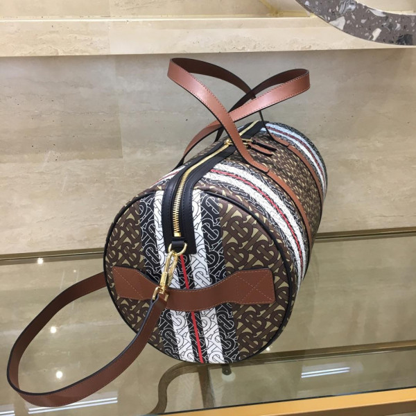B**rry barrel bag