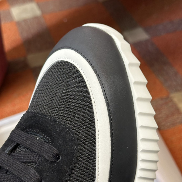 H**mes sneaker