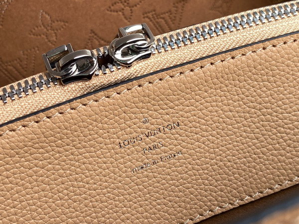 l0*is V*t0n bella tote