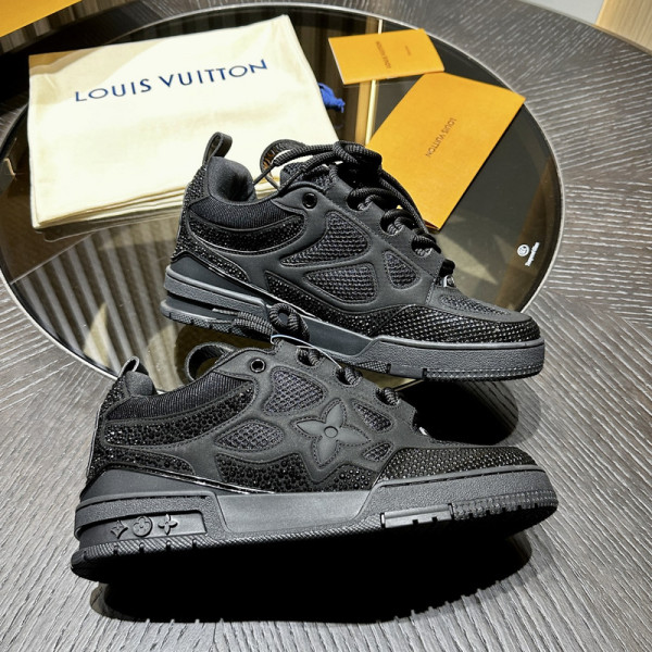l0*is V*t0n trainer sneaker