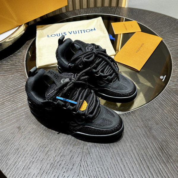 l0*is V*t0n trainer sneaker