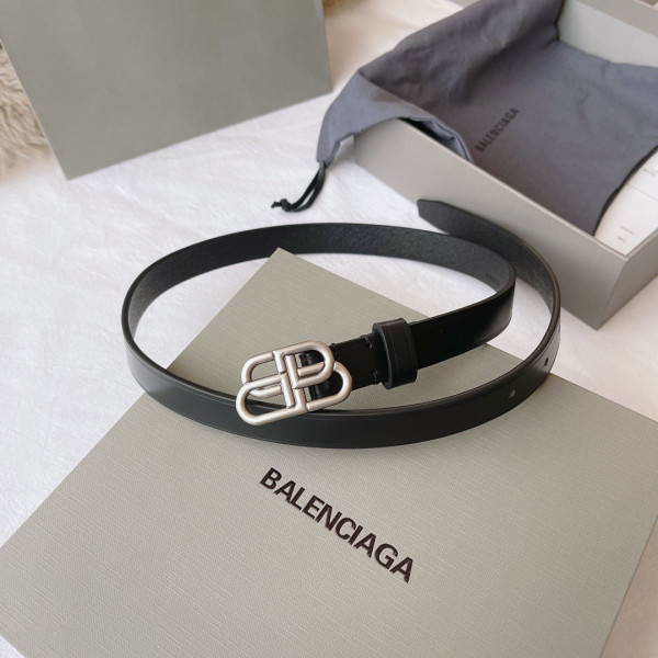 Ba*len*cia*ga belt
