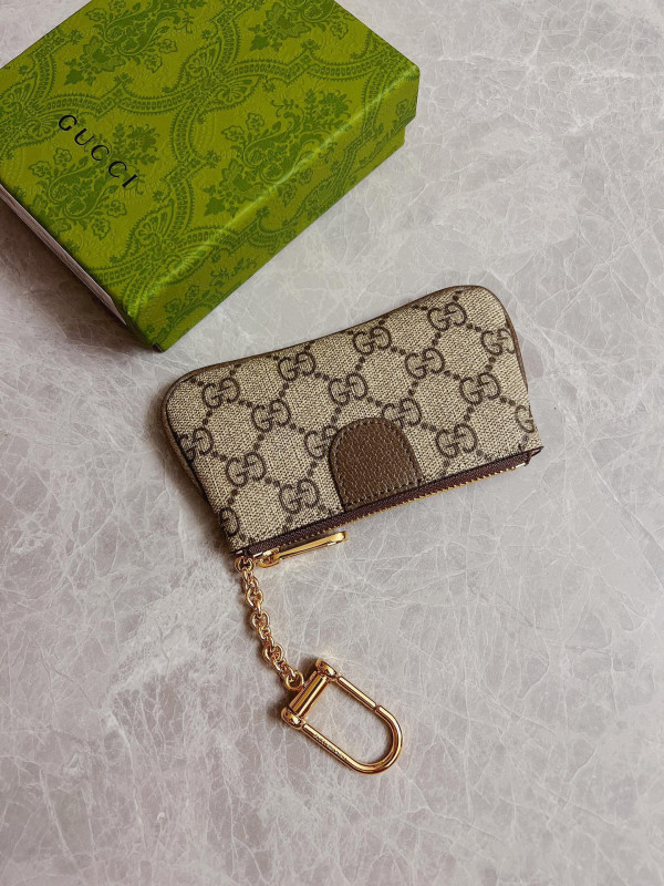 G*u*i gg marmont matelassé key case