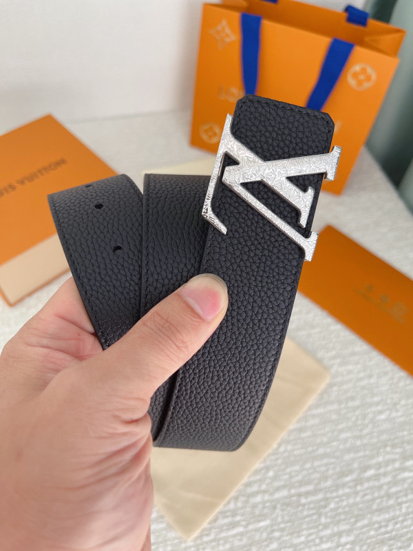 l0*is V*t0n belt
