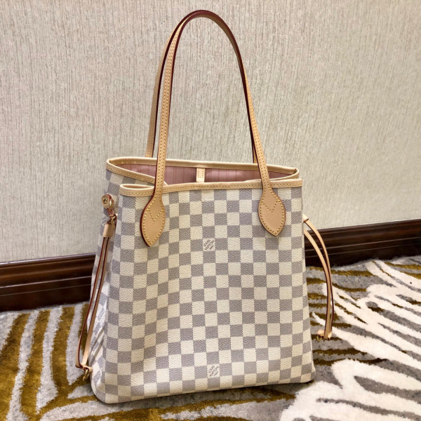 l0*is V*t0n neverfull mm