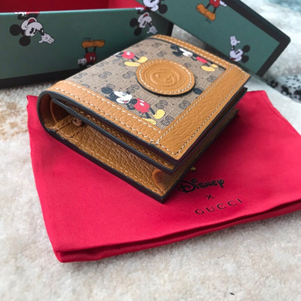 disney x G*u*i gg card holder