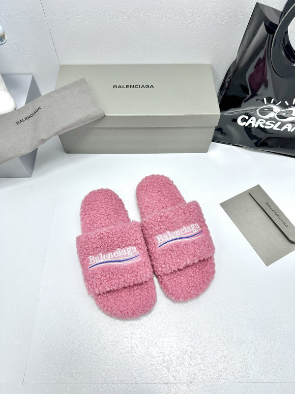 Ba*len*cia*ga sandals