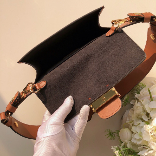 l0*is V*t0n belt bag(2019 spring show)