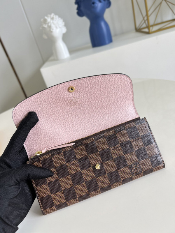 l0*is V*t0n emilie wallet