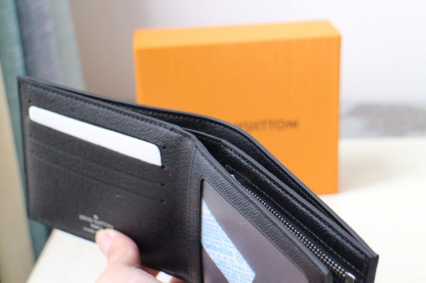l0*is V*t0n amerigo wallet